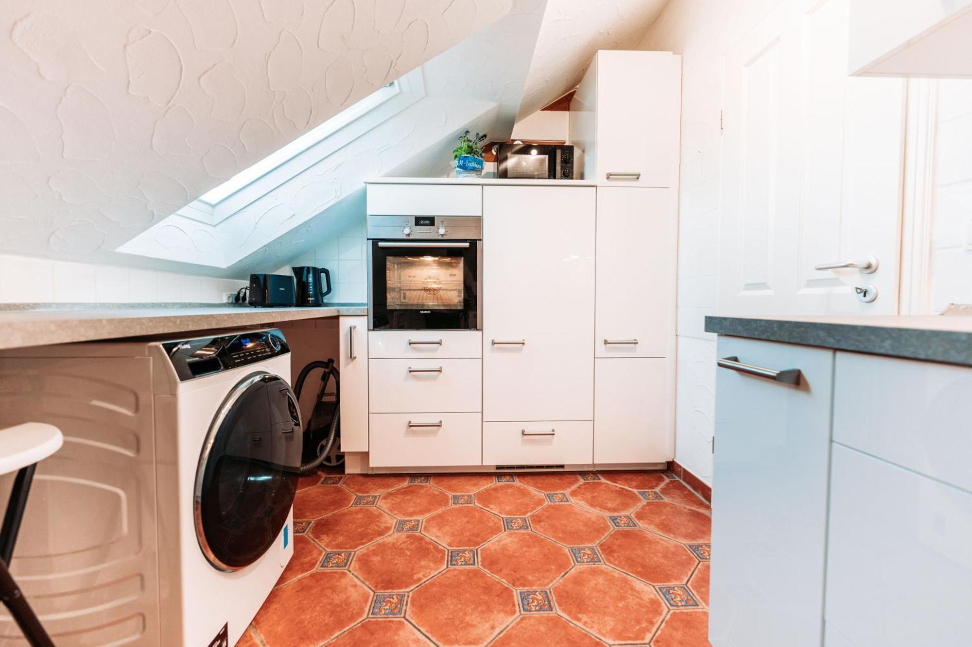 Apartment Spacious Penthouse With Ac And Free Parking Steps Away From The Station