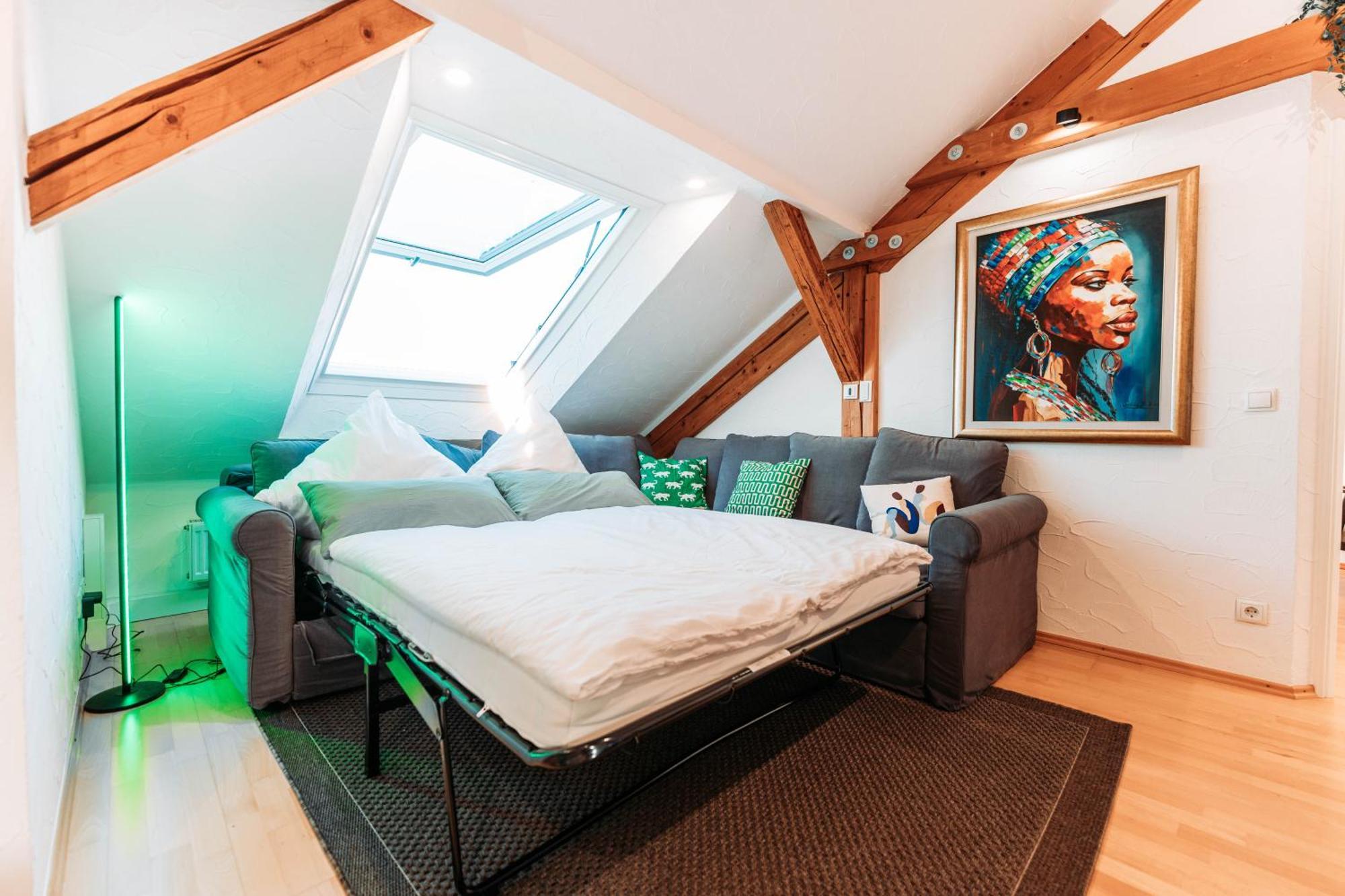 Spacious Penthouse With Ac And Free Parking Steps Away From The Station Koblenz (Rhineland-Palatinate)