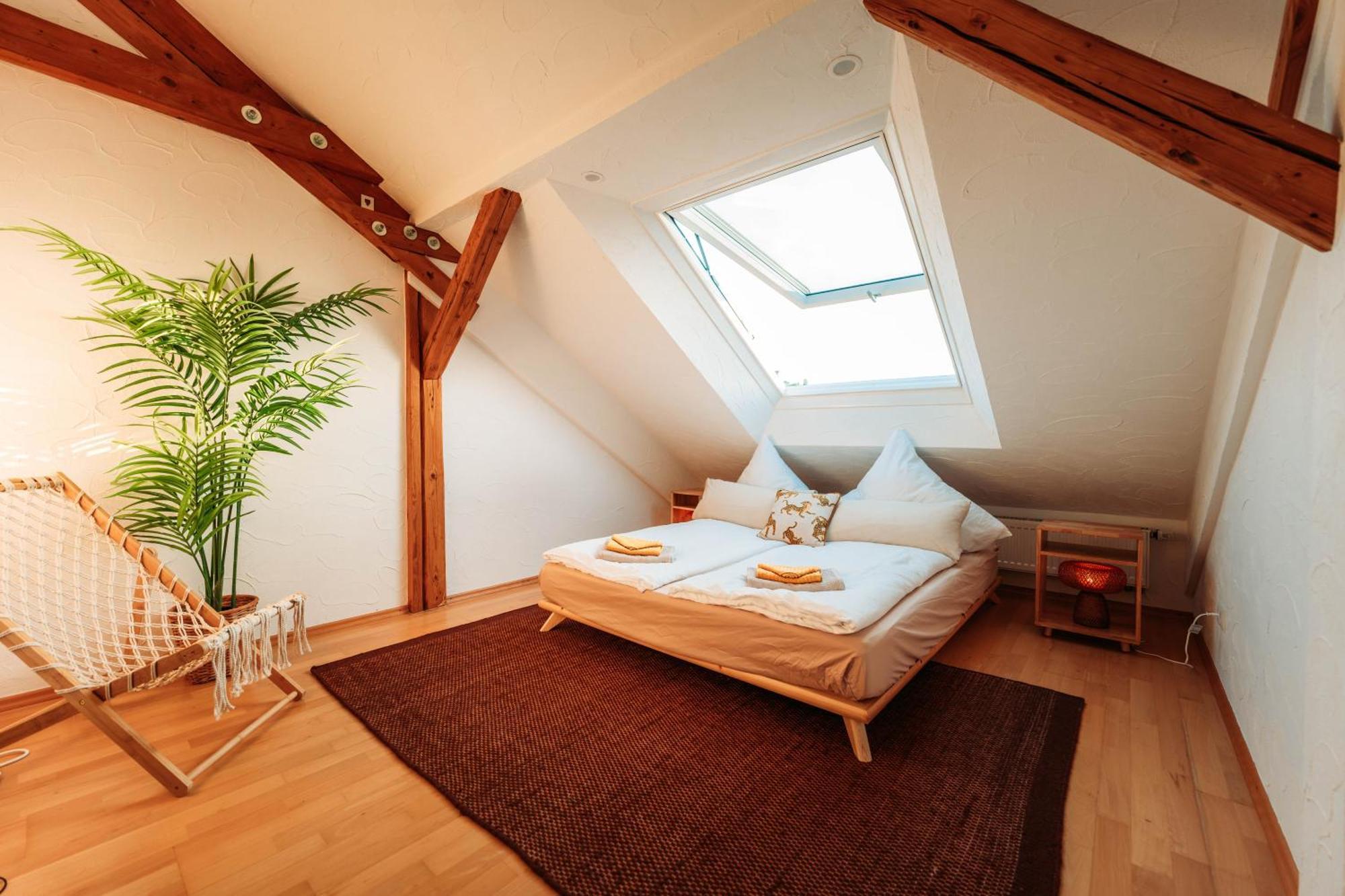 Apartment Spacious Penthouse With Ac And Free Parking Steps Away From The Station